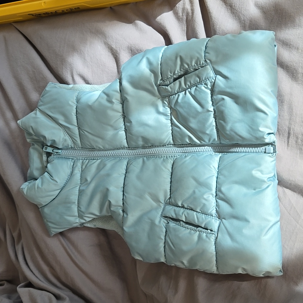 Old Navy puffer vest, 3T